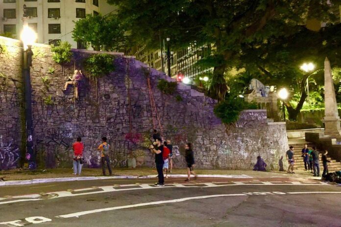 Escalada Noturna no centro de São Paulo - 18/05/2023 - Escalada Noturna no centro de São Paulo - 18/05/2023 - É Logo Ali