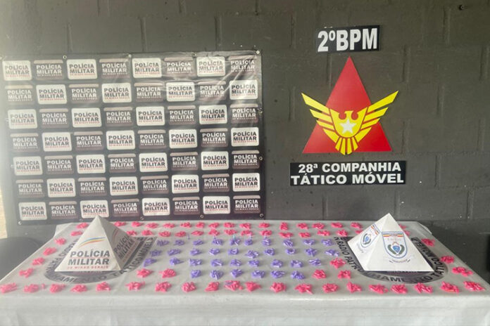 Homem é preso com mais de mil pinos de cocaína no Santa Cândida