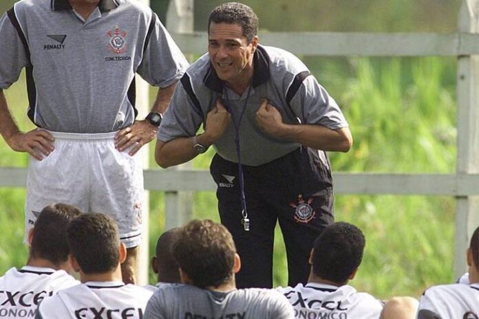 Luxemburgo volta ao Corinthians como solução de emergência - 01/05/2023 - Esporte