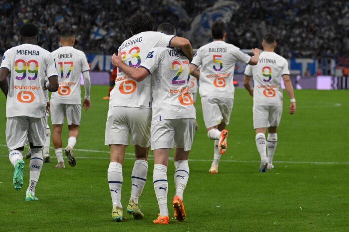 'Não' a ato anti-homofobia tira de jogo atletas na França - 15/05/2023 - O Mundo É uma Bola