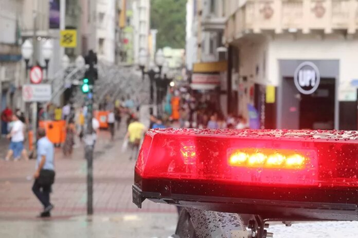 Quinteto rouba vendedores de cigarro de palha em Juiz de Fora