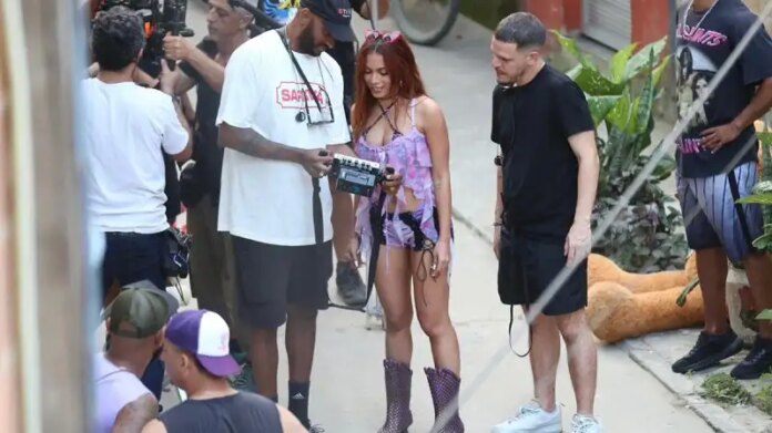 Anitta vai casar? Cantora aparece vestida de noiva em gravações no RJ