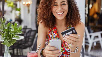 freepik-celular-aparelho-celular-credito-celular-consumo-celular-comercio-eletronico-e-commerce-19082021180155104.jpeg