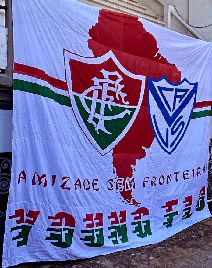 Organizadas do Fluminense serão recepcionadas por torcedores do Vélez na Argentina