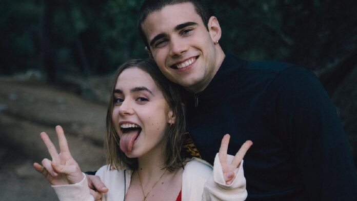 "Através da Minha Janela": filme da Netflix nasceu no Wattpad