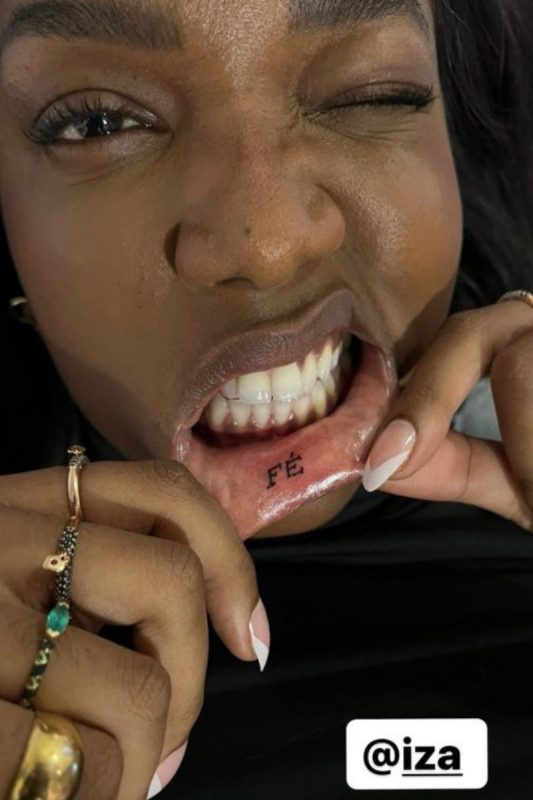 iza-fe-tatuagem-533x800.jpg