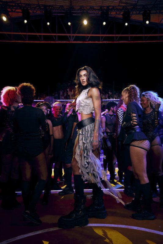 pabllo-vittar-cadeado-clipe-fortaleza-noitada-3-534x800.jpg