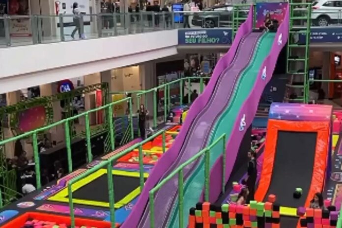 Criança sofre queda de 4 metros de brinquedo em shopping de Juiz de Fora