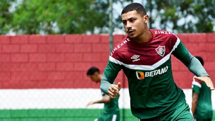 Jornalista revela preço definido pelo Fluminense para a venda de Jornalista revela preço definido pelo Fluminense para a venda de André