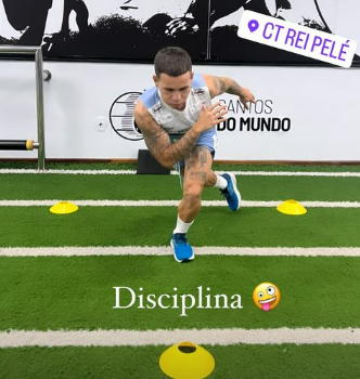 Soteldo posta foto treinando no CT do Santos e ironiza: Soteldo posta foto treinando no CT do Santos e ironiza: "Disciplina"