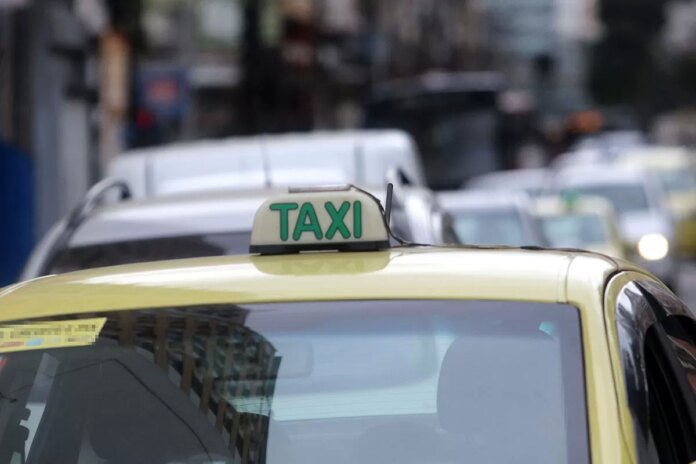 Taxista é roubada por passageiro no Bairro Nossa Senhora de Taxista é roubada por passageiro no Bairro Nossa Senhora de Lourdes