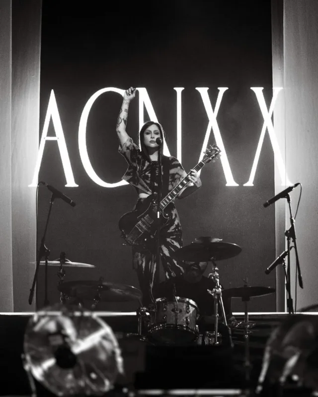 pitty-admiravel-chip-novo-20-anos-show-gratuito-salvador-640x800.webp.webp