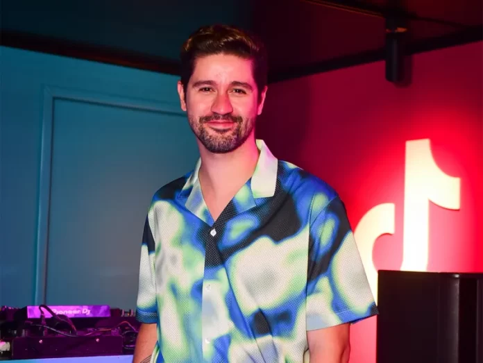 Gabriel-Simas-TikTok-800x601.webp.webp Gabriel Simas, Líder de Marketing de Categorias e Criadores do TikTok na América Latina. Foto: Andy Santana / TikTok / Divulgação