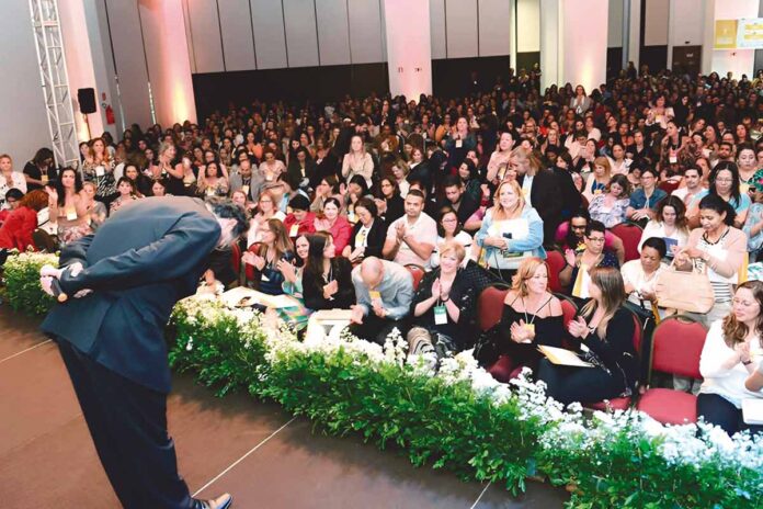 JF sedia Seminário Internacional de Educação Contemporânea