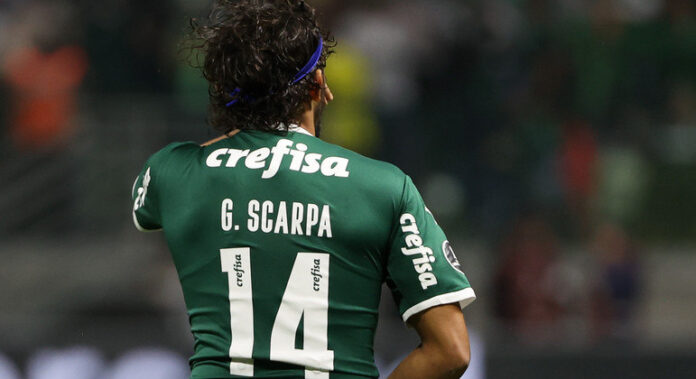 Scarpa não ganha chances e vê time ser humilhado na Europa