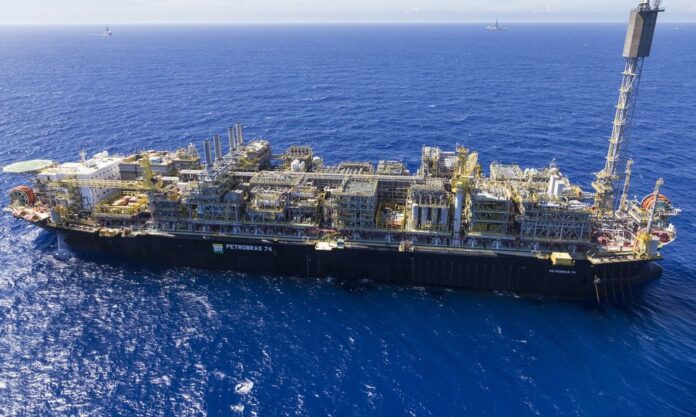 Plataforma P-74, da Petrobras, no Campo de Buzios, Rio de Janeiro — Foto: Andre Ribeiro/Agência Petrobras