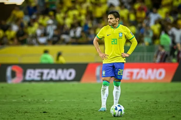 Fim da Data Fifa! Veja o desempenho dos convocados do O meia Raphael Veiga, da SE Palmeiras, jogando pela Seleção Brasileira, em partida contra a Argentina, pelas Eliminatórias da Copa, no Maracanã. (Foto: Staff Images / CBF)