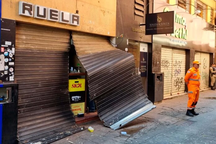 Restaurante explode no Centro de JF e deixa duas funcionárias com ferimentos
