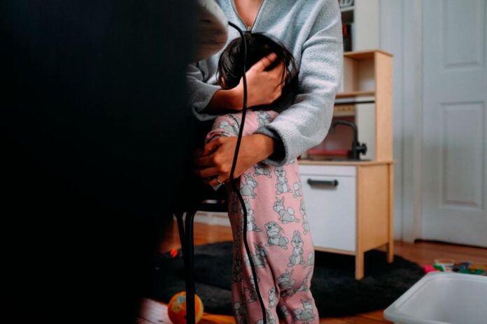 Trabalho de cuidado feito por mulheres representa 8,5% do PIB brasileiro