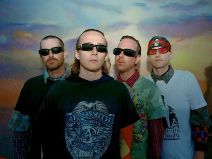 Irontom-brasil-red-hot-chili-peppers-2023-jpg.webp.webp