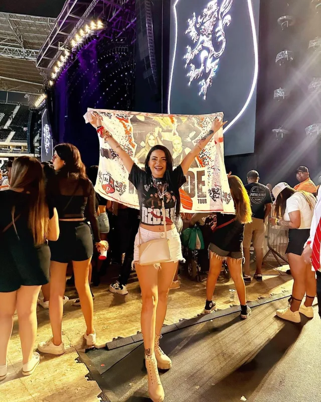 fa-rbd-influencer-presa-jogo-do-tigre-azar-camisa-banda-2-640x800.webp.webp