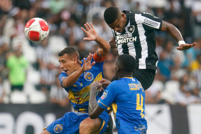 Botafogo vence Sampaio Corra e assume a liderana provisria do Carioca :: ogol.com.br