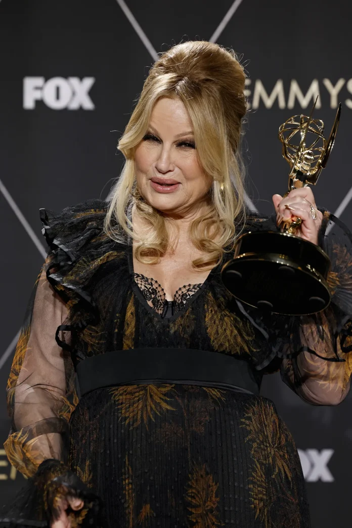 jennifer-coolidge-jpg.webp.webp Ariana Grande tem dedo na reviravolta da carreira de Jennifer Coolidge
