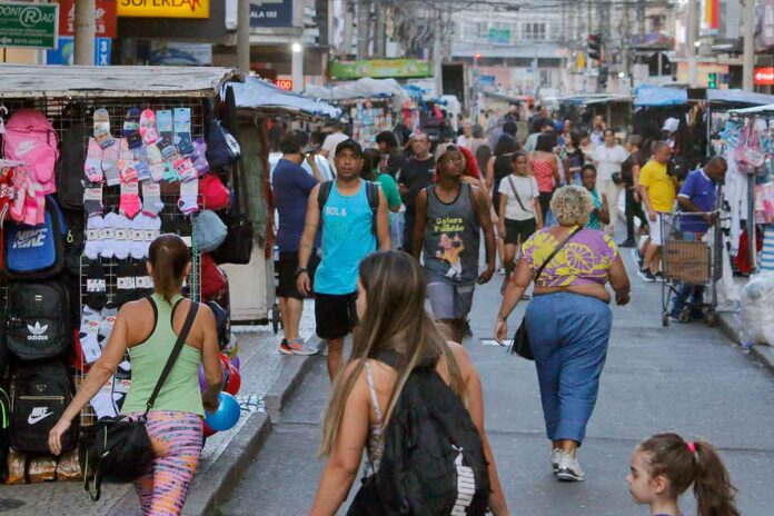 96 comerciantes populares ocupam as ruas do Centro de JF a partir desta quinta