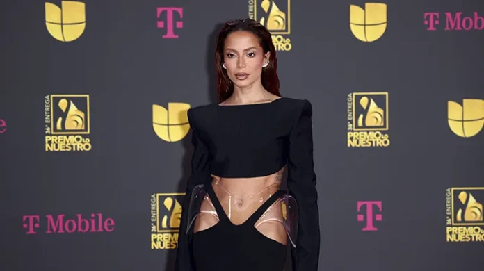 anitta-performance-premio-lo-nuestro-2024.png-jpg.webp.webp Anitta
