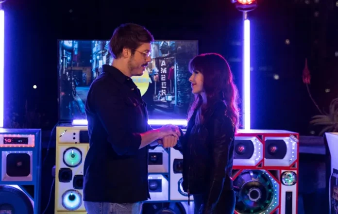 evidencias-do-amor-sandy-jpg.webp.webp Trailer traz Sandy e Fábio Porchat aos beijos em "Evidências do Amor"