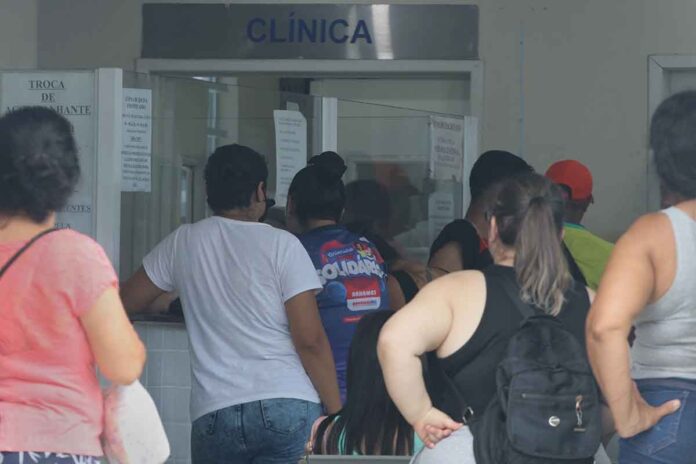 Alta de casos de dengue lota unidades de saúde em Alta de casos de dengue lota unidades de saúde em JF
