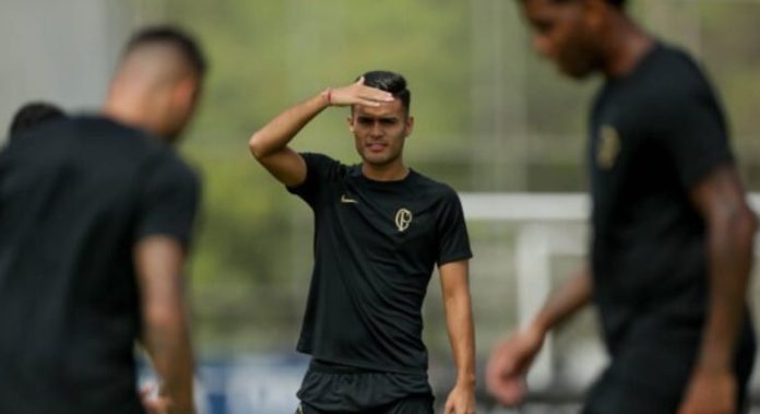 Corinthians retorna aos treinos com reforços vindos do Departamento Médico - Esportes