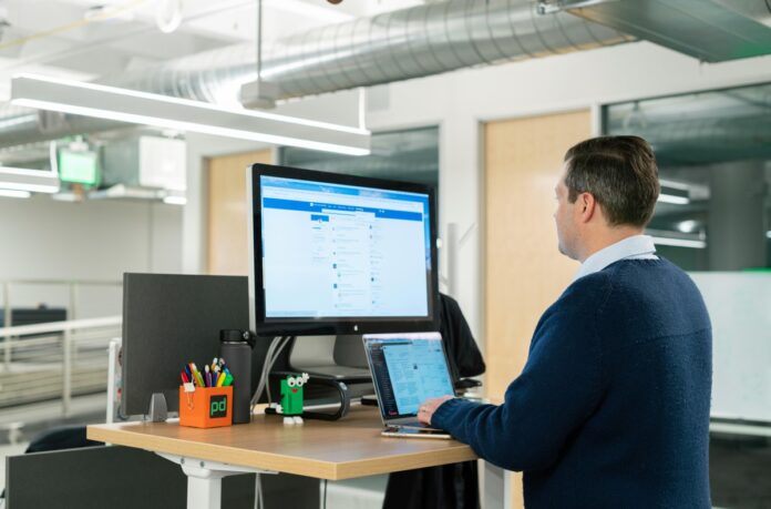 pexels-linkedin-sales-navigator-7245807.jpg