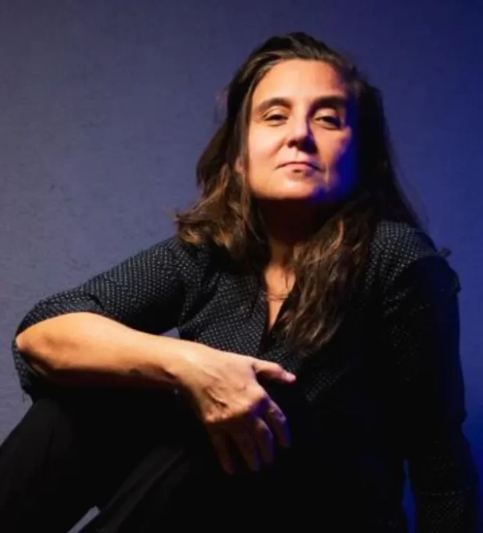 Com 25 anos de experiência nas diversas áreas da cultura brasileira, Andrea Franco é sócia na Xirê Produções ao lado de Flora Gil, e também do selo Xirê. Foto: Divulgação/Andrea Franco