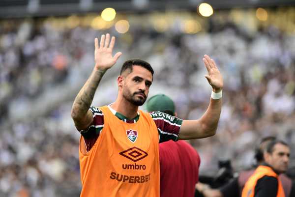 Renato Augusto, do Fluminense, é aplaudido em reencontro com o Renato Augusto, do Fluminense, é aplaudido em reencontro com o Corinthians: "Não tive despedida"