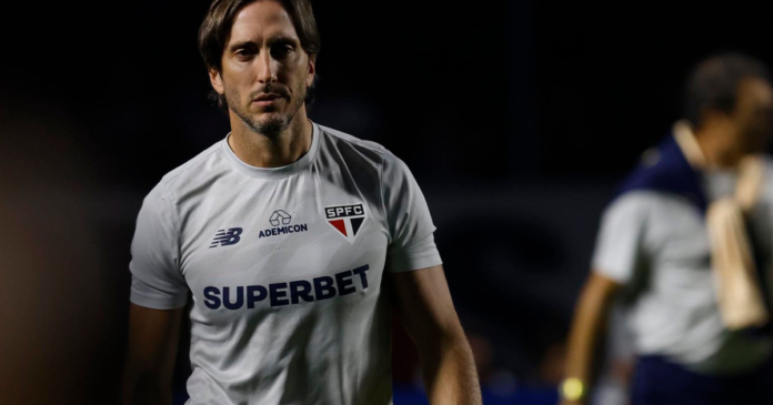 Após classificação, Zubeldía elogia atletas e coloca São Paulo como favorito na Libertadores