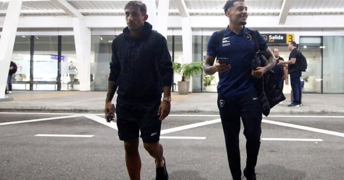 Após sete horas de voo, Botafogo chega à Colômbia para encarar o Junior Barranquilla
