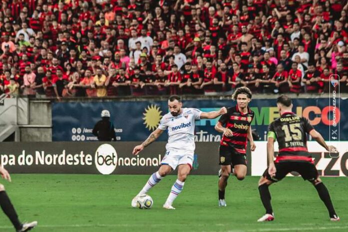Atuacoes-ENM-Moises-faz-hat-trick-e-e-o-destaque-em.jpg Moisés em ação durante Sport x Fortaleza.