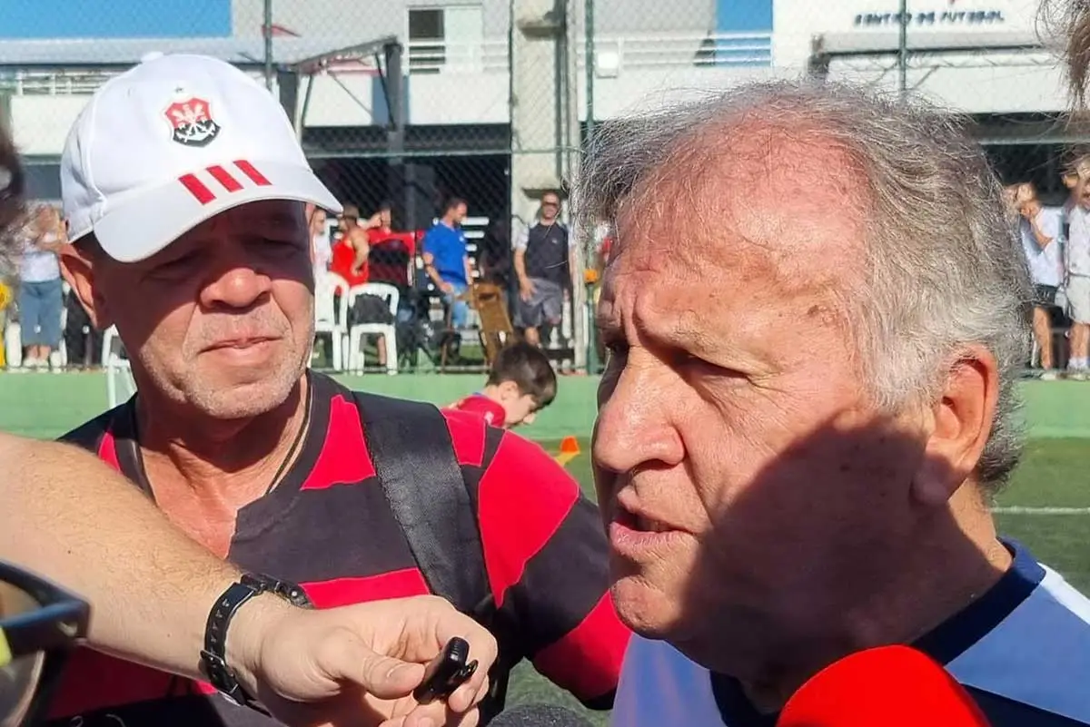 “Deus no céu e Zico na terra”: torcedor de JF Ze e Zico.jpg. Foto Leonardo Costa