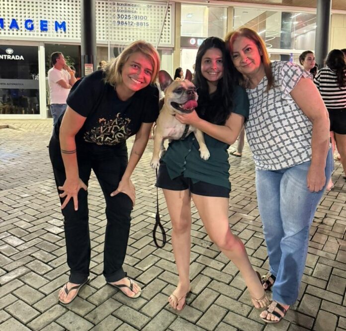 Moradora de prédio onde apartamento pegou fogo no Centro de Juiz de Fora relata desespero para salvar cachorro