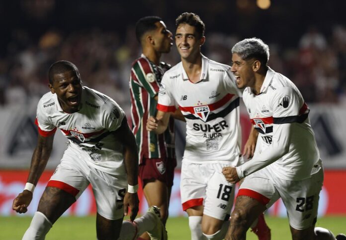 São Paulo vence o Fluminense e salta na classificação do Brasileirão