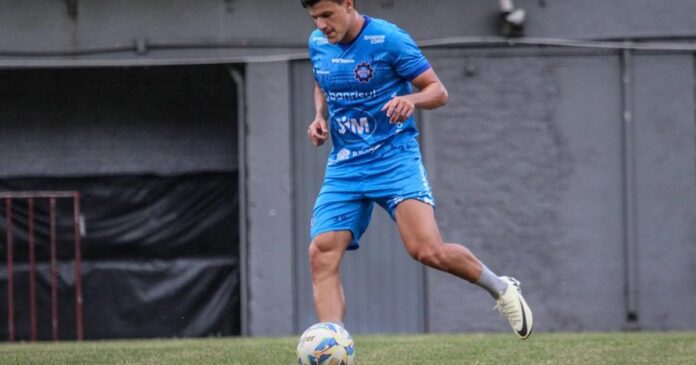 "Seria o melhor caminho", afirma meia do Caxias sobre paralisação "Seria o melhor caminho", afirma meia do Caxias sobre paralisação da Série C