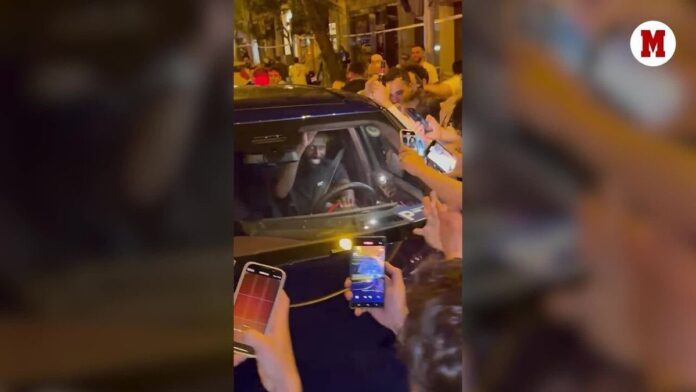 Torcida do Real para carro de Rüdiger e zagueiro festeja na rua; veja | futebol internacional