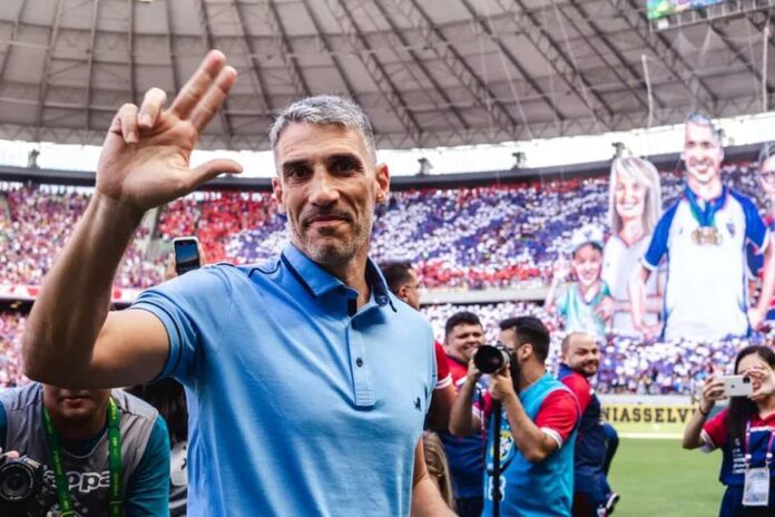 Vojvoda empata com Moésio Gomes como o técnico com mais jogos oficiais pelo Fortaleza - Jogada