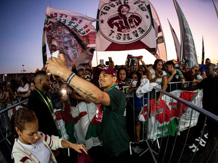 Através das redes sociais, Thiago Silva se declara: "Melhor torcida Através das redes sociais, Thiago Silva se declara: "Melhor torcida do mundo"