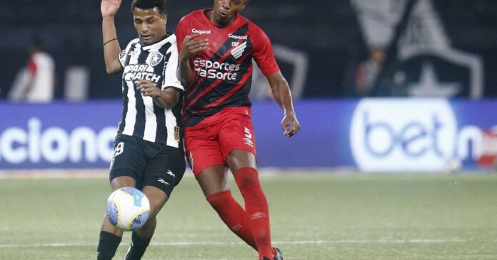 Comentarista: ‘Não seria injusto o Athletico-PR vencer, mas Botafogo acabou premiado pelo esforço’
