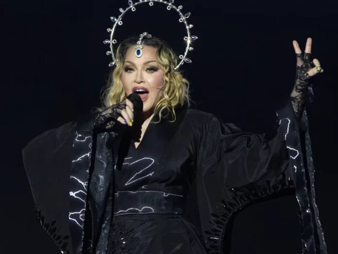 MADONNA-RIO-FOTO-MARCOS-HERMES-jpg.webp.webp Madonna foca em cinebiografia após fim da "Celebration Tour"
