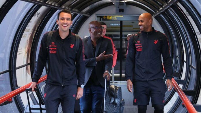 Paulo Miranda e Thiago Heleno negaram discussão no Athletico.