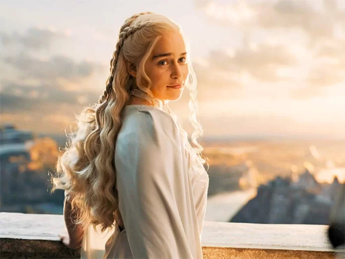 "Não sei o que é 'A Casa do Dragão'", diz Emilia Clarke