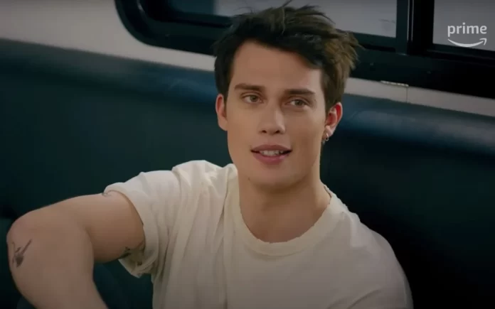 Nicholas Galitzine responde sobre "Uma Ideia de Você 2"